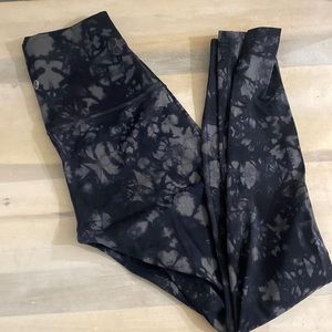 Lululemon Tye dye Wunder under leggings